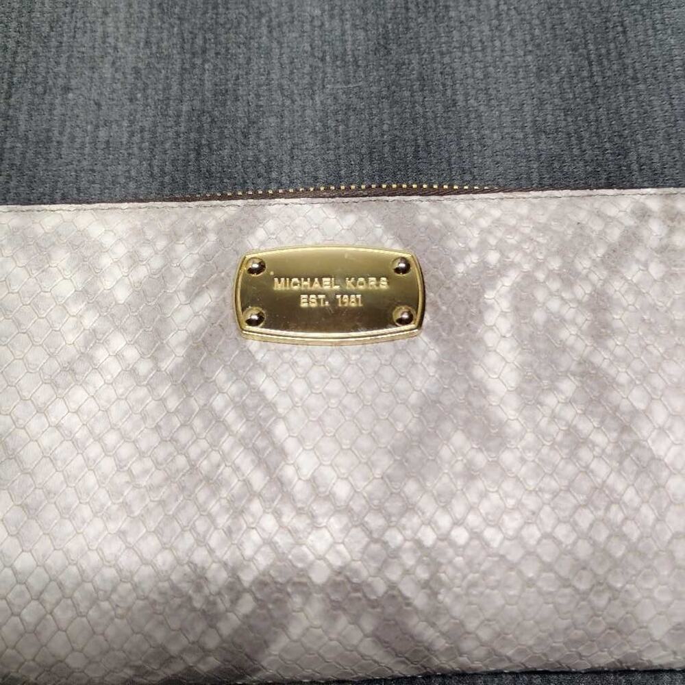 Michael Kors Python Embossed Zip Around Wallet Wristlet Clutch Silver XL - Picture 12 of 12